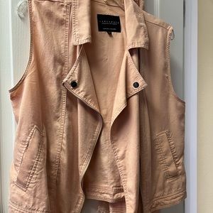 Women’s lightweight vest Size L